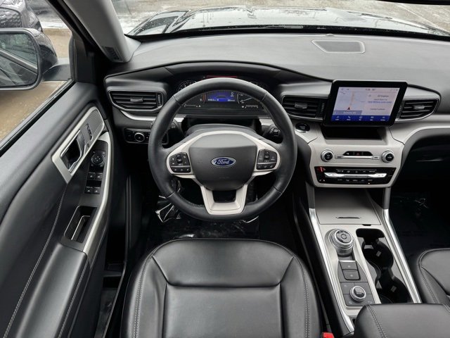 Certified 2023 Ford Explorer XLT w/ Equipment Group 202A image 5