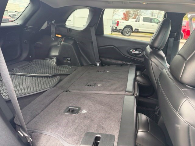 Used 2020 Jeep Cherokee Trailhawk w/ Comfort/Convenience Group AWD/4WD image 38