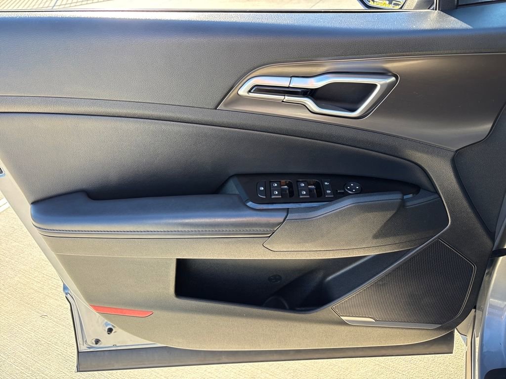 Used 2023 Kia Sportage EX image 16