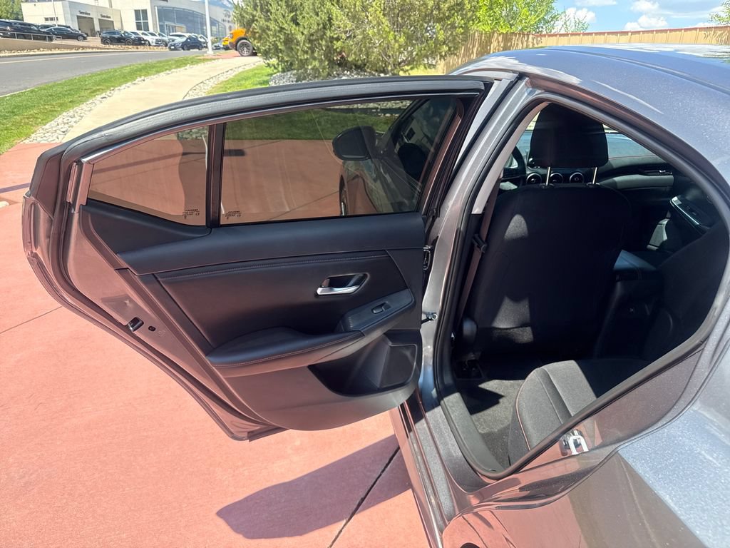 Used 2025 Nissan Sentra SR FWD image 19
