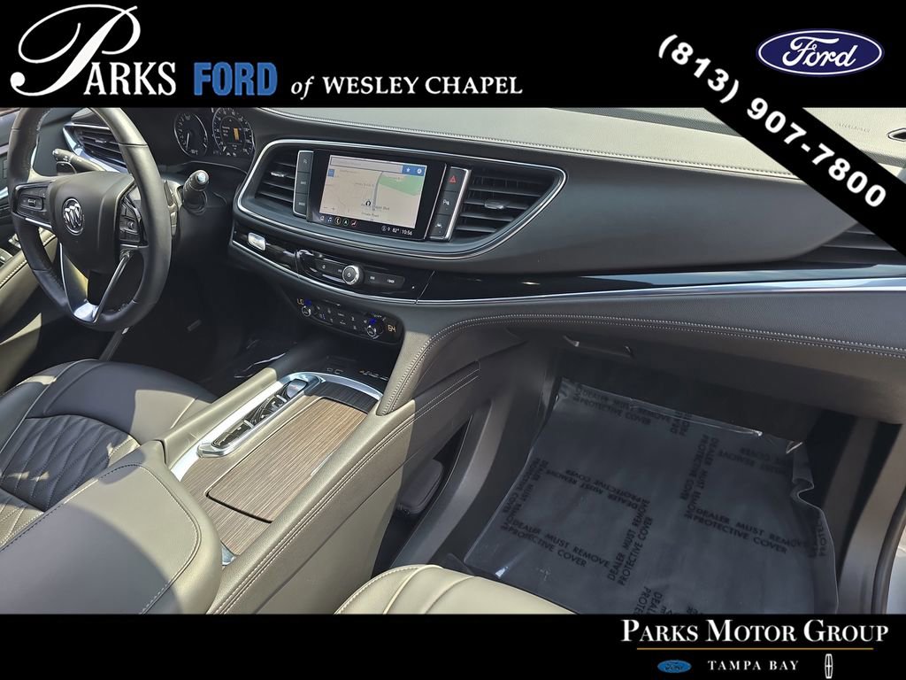 Used 2023 Buick Enclave Avenir w/ Avenir Technology Package AWD/4WD image 10