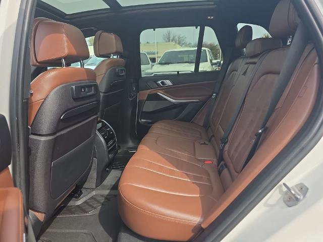 Used 2019 BMW X5 xDrive40i w/ Executive Package AWD/4WD image 17