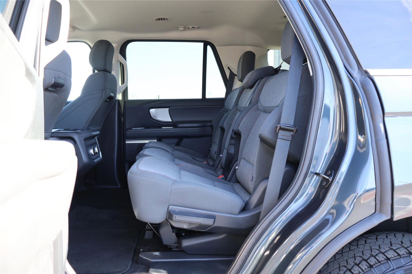 Certified 2025 Ford Expedition Active image 29