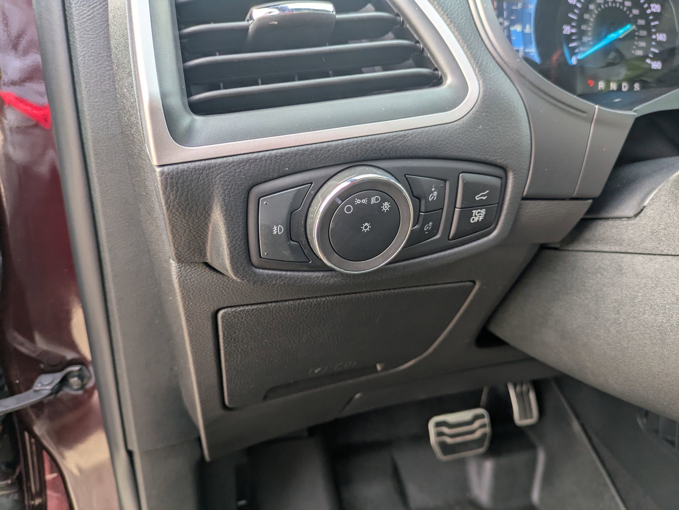 Certified 2023 Ford Edge ST-Line image 17