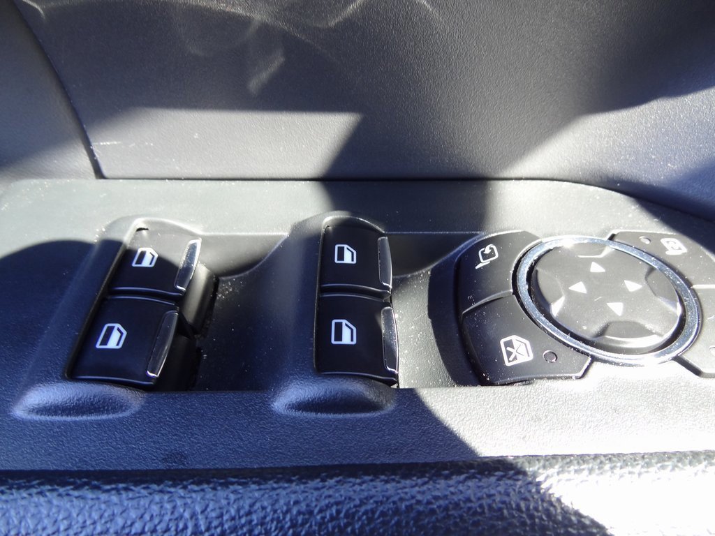 Certified 2024 Ford Expedition XLT image 9