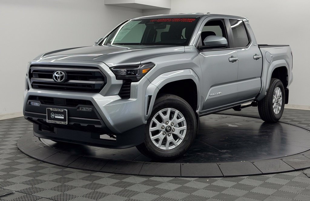 Used 2026 Toyota Tacoma SR5 AWD/4WD image 3