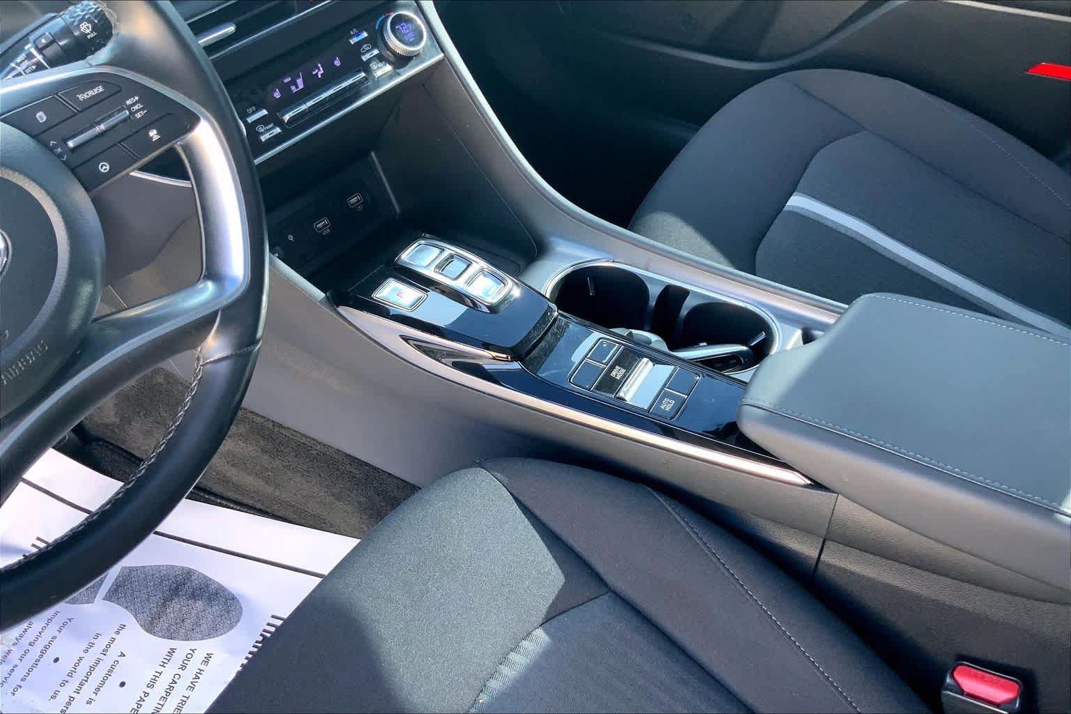 Used 2023 Hyundai Sonata SEL w/ Convenience Package FWD image 16