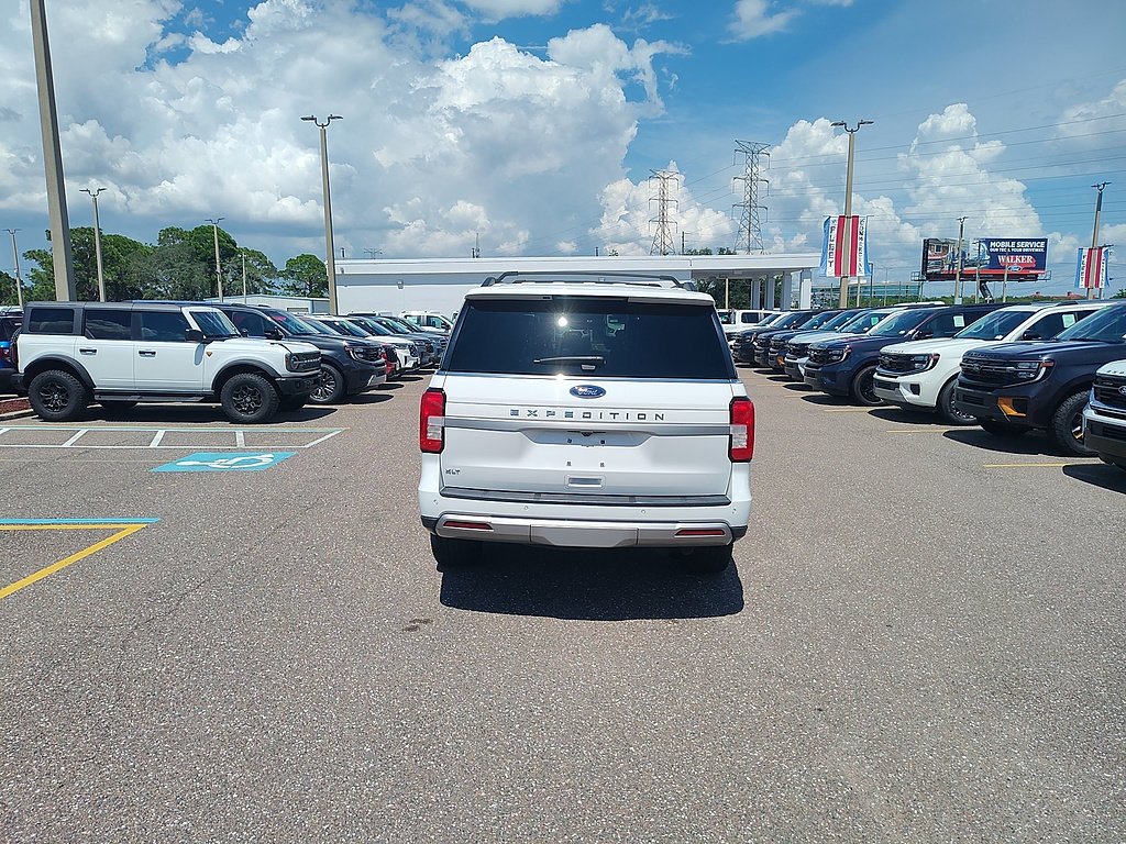 Certified 2023 Ford Expedition XLT AWD/4WD image 6
