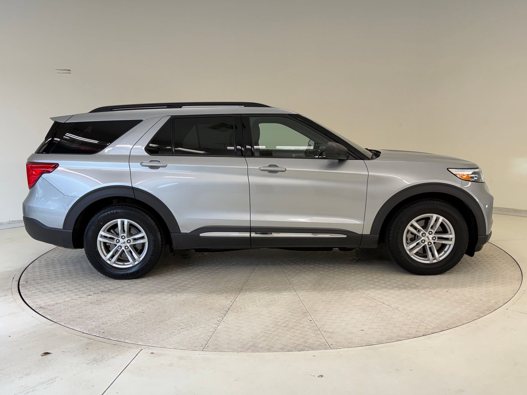 Certified 2020 Ford Explorer XLT image 8
