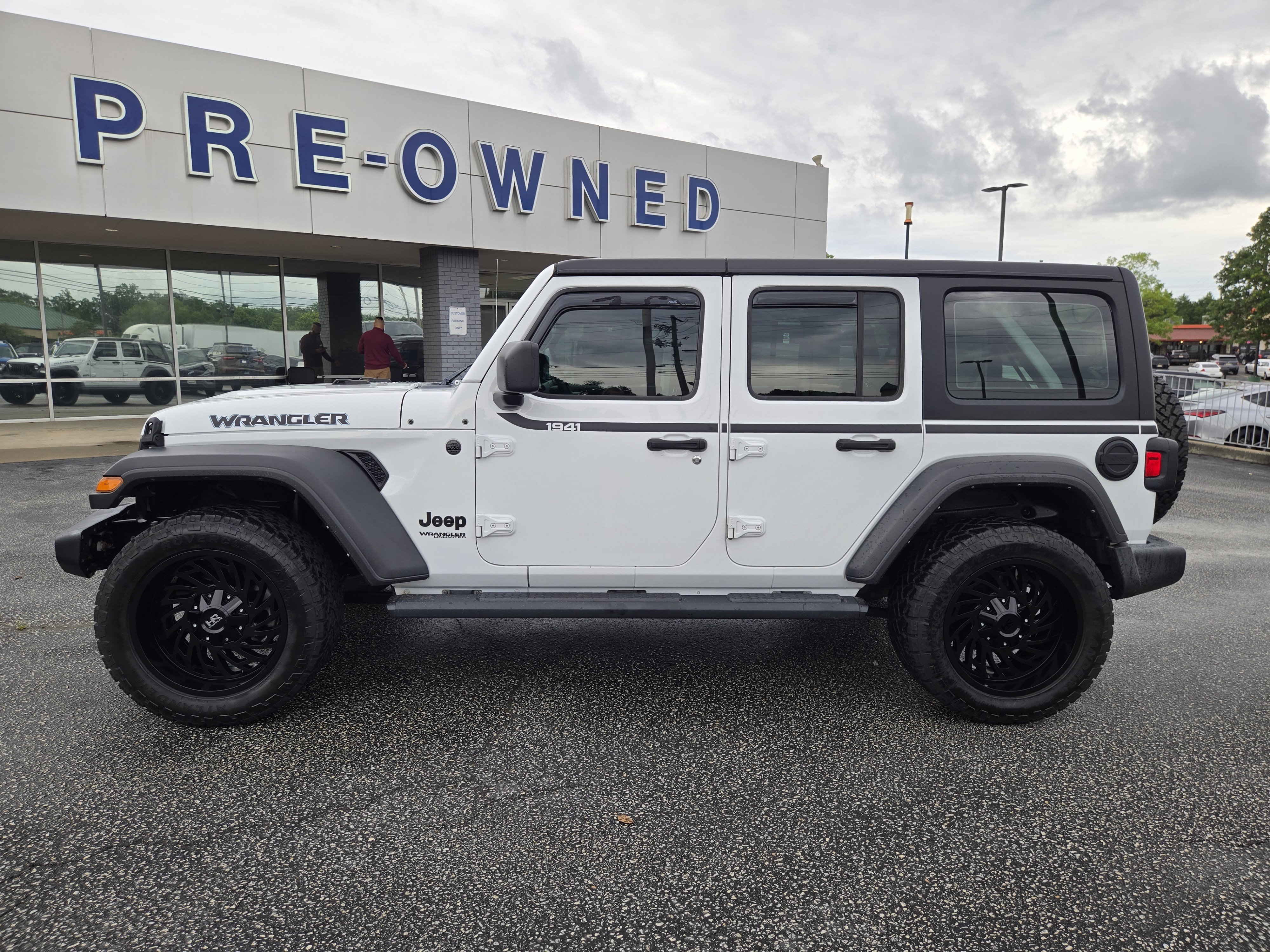 Used 2022 Jeep Wrangler Unlimited Sport AWD/4WD image 11