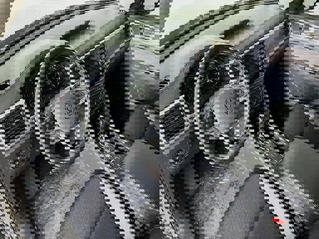 Used 2021 Volkswagen Atlas SE w/ Panoramic Sunroof Package image 17