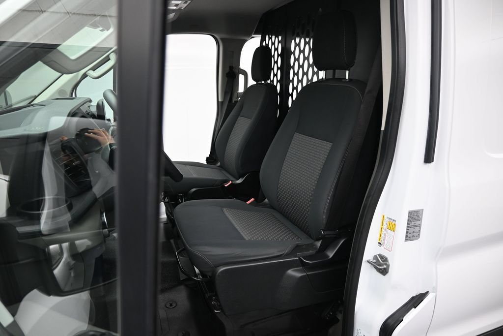 Certified 2025 Ford Transit 250 Low Roof w/ Exterior Upgrade Package RWD image 9