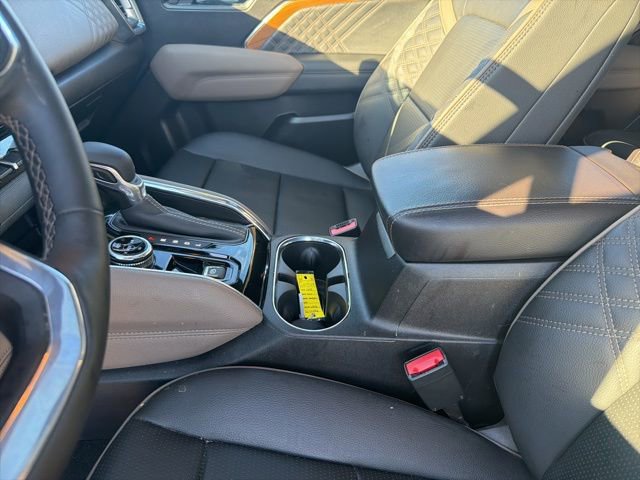 Used 2025 GMC Canyon Denali image 11