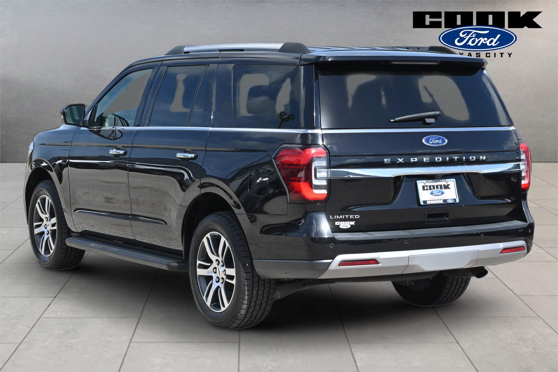 Certified 2024 Ford Expedition Limited RWD image 4