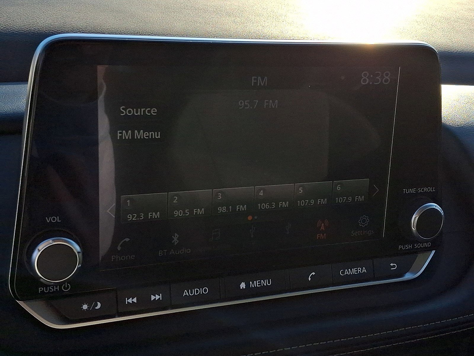 Used 2023 Nissan Rogue SV image 15