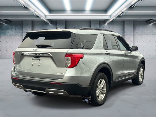 Certified 2023 Ford Explorer XLT w/ Equipment Group 202A AWD/4WD image 4
