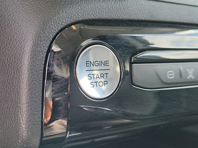 Certified 2025 Ford Escape SE FWD image 33