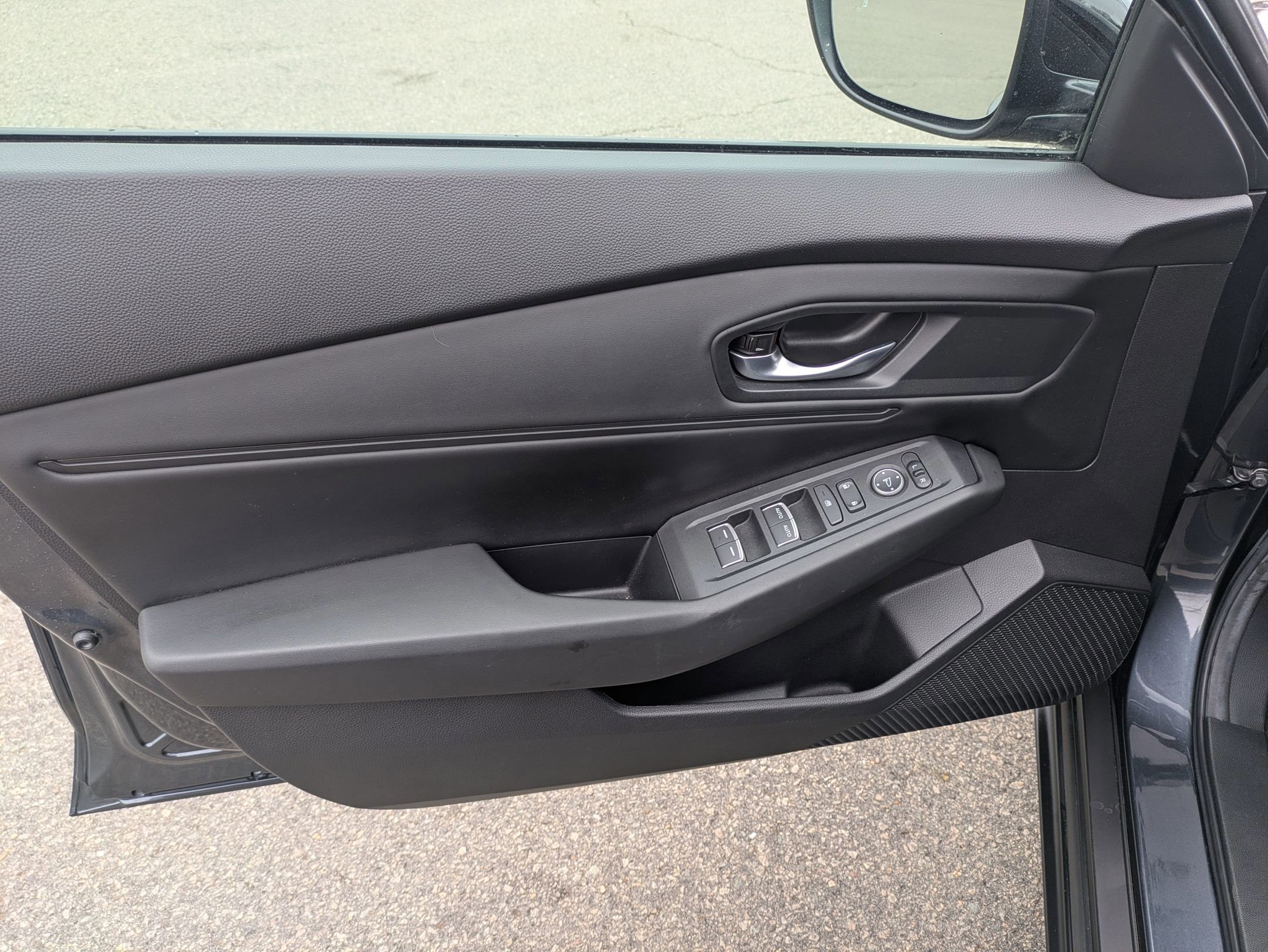 Used 2025 Honda Accord SE image 12