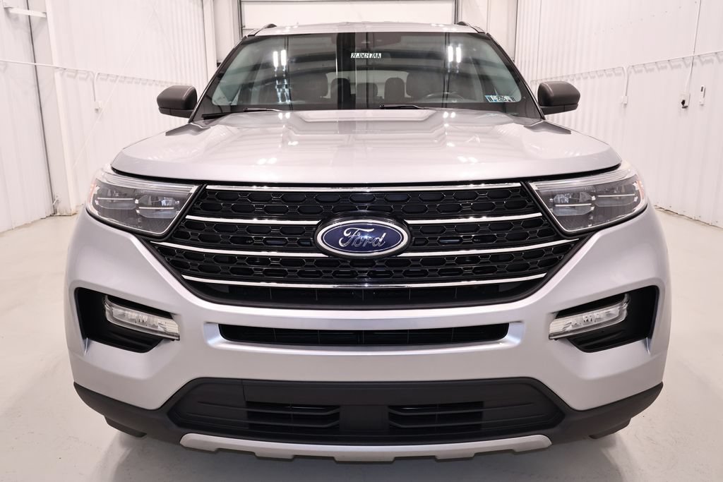 Certified 2021 Ford Explorer XLT w/ Equipment Group 202A AWD/4WD image 5
