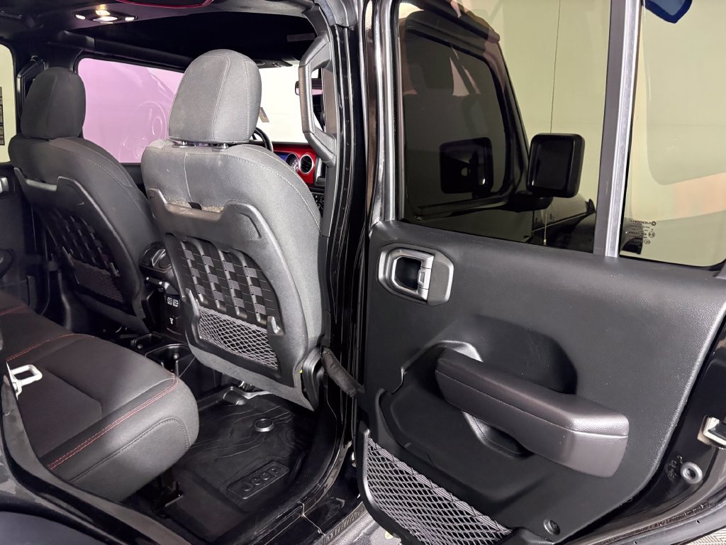 Used 2020 Jeep Wrangler Unlimited Rubicon w/ Cold Weather Group AWD/4WD image 30