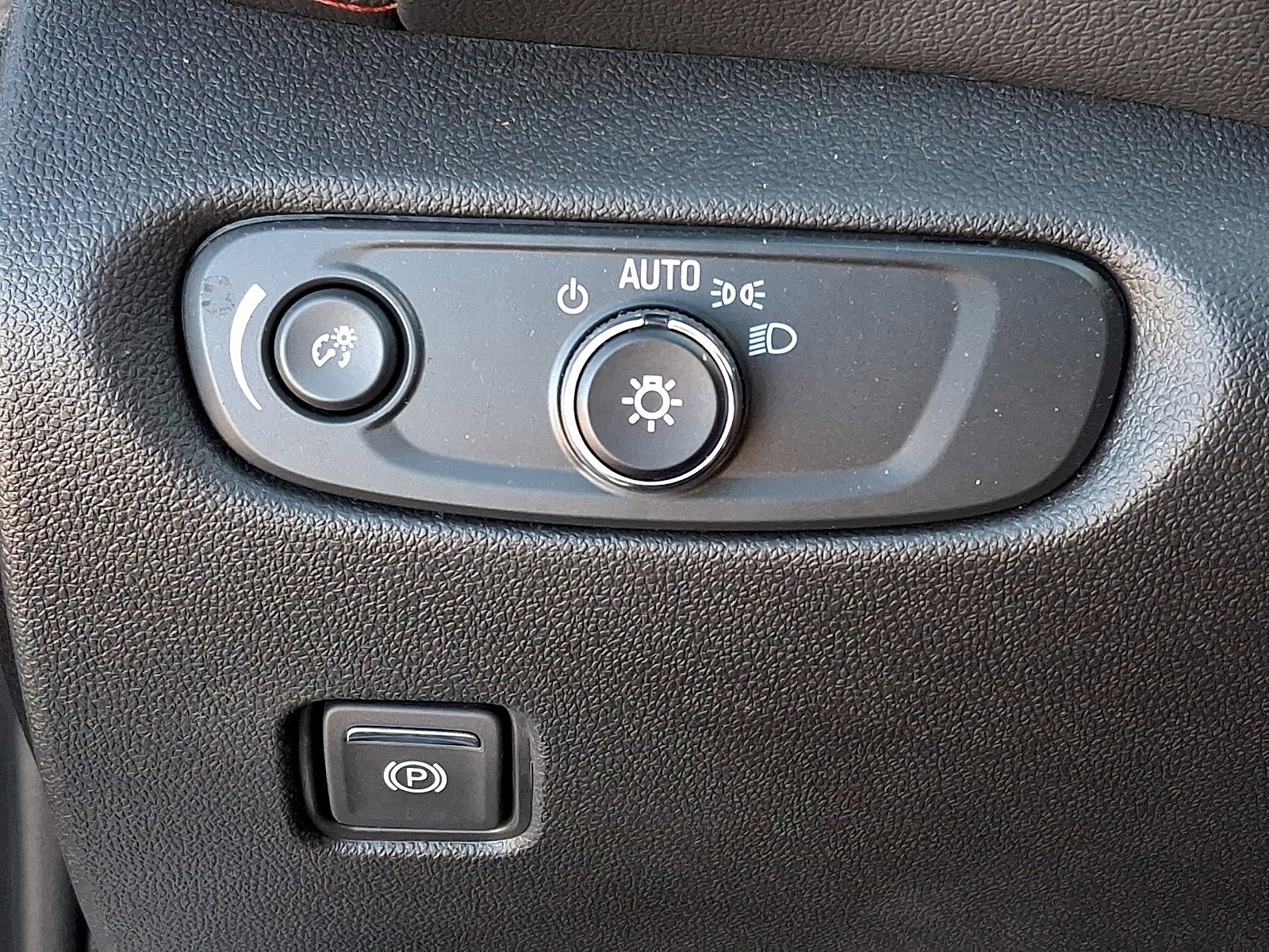 Used 2025 Chevrolet Blazer RS image 25