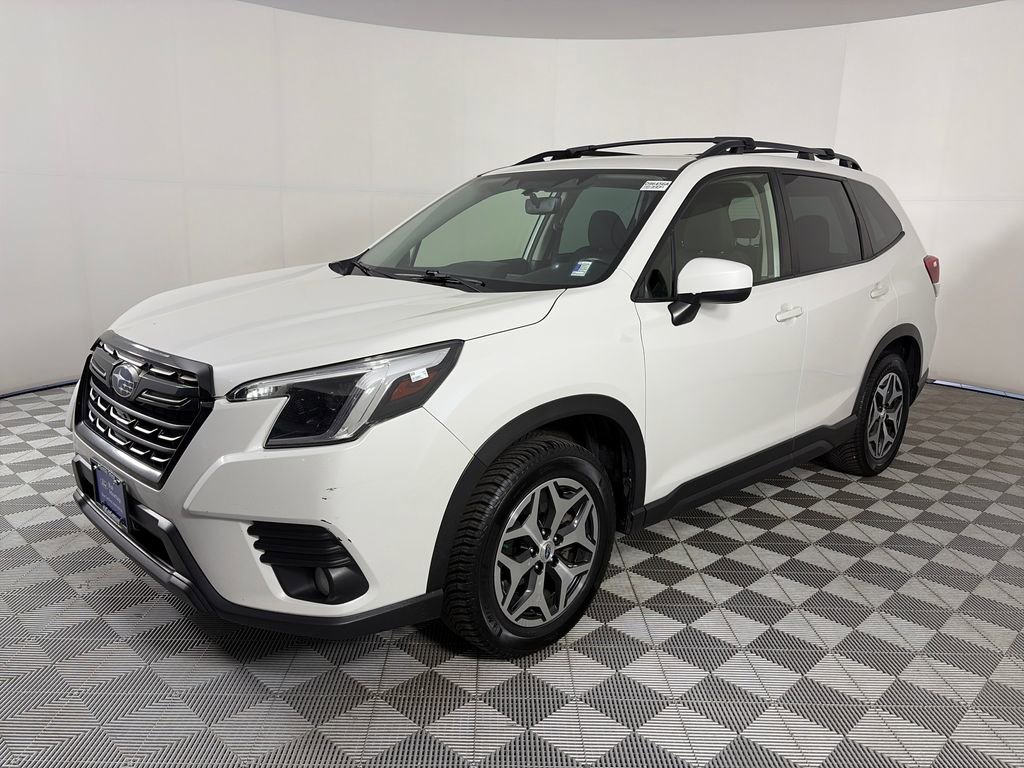 Used 2023 Subaru Forester Premium AWD/4WD image 3