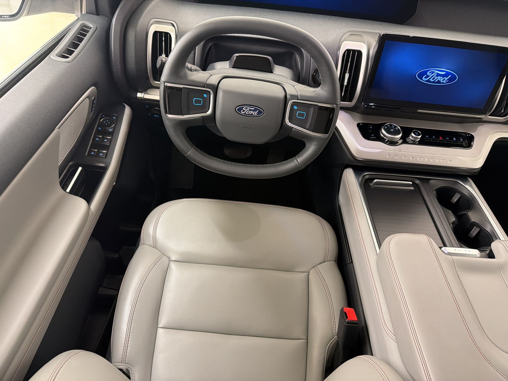 Certified 2025 Ford Expedition Max Active AWD/4WD image 4
