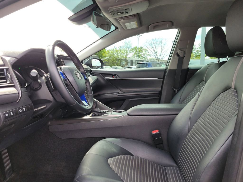 Used 2021 Toyota Camry SE FWD image 18