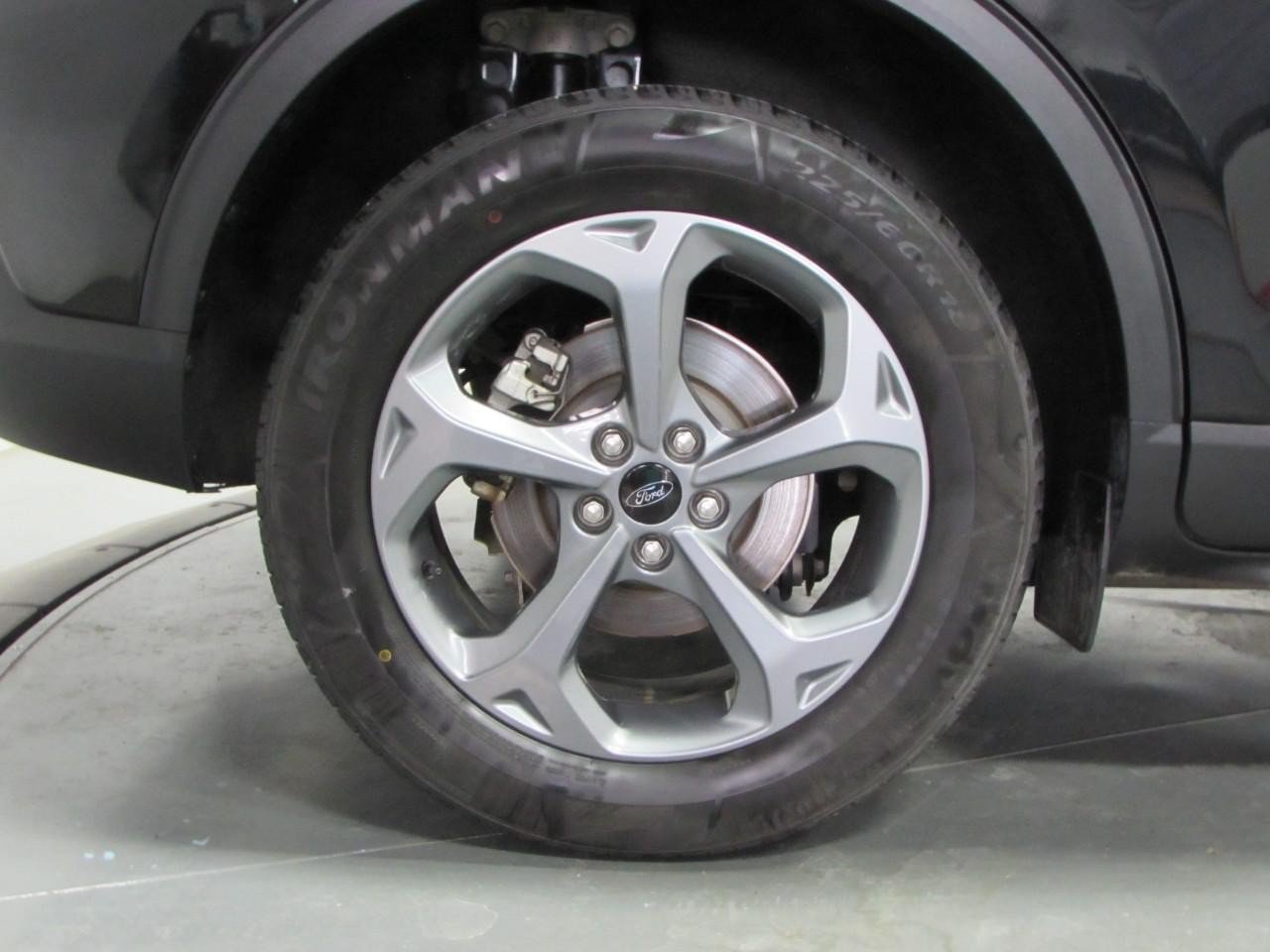 Certified 2025 Ford Escape ST-Line Select AWD/4WD image 9