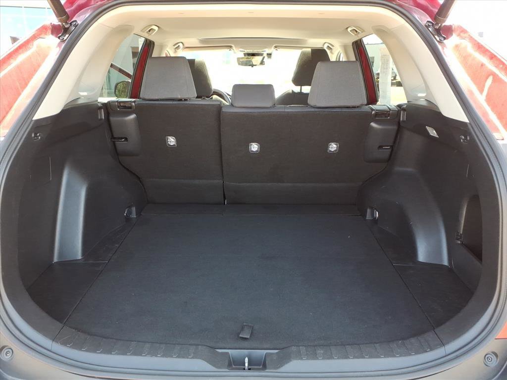 Used 2021 Toyota RAV4 XLE w/ Convenience Package image 8