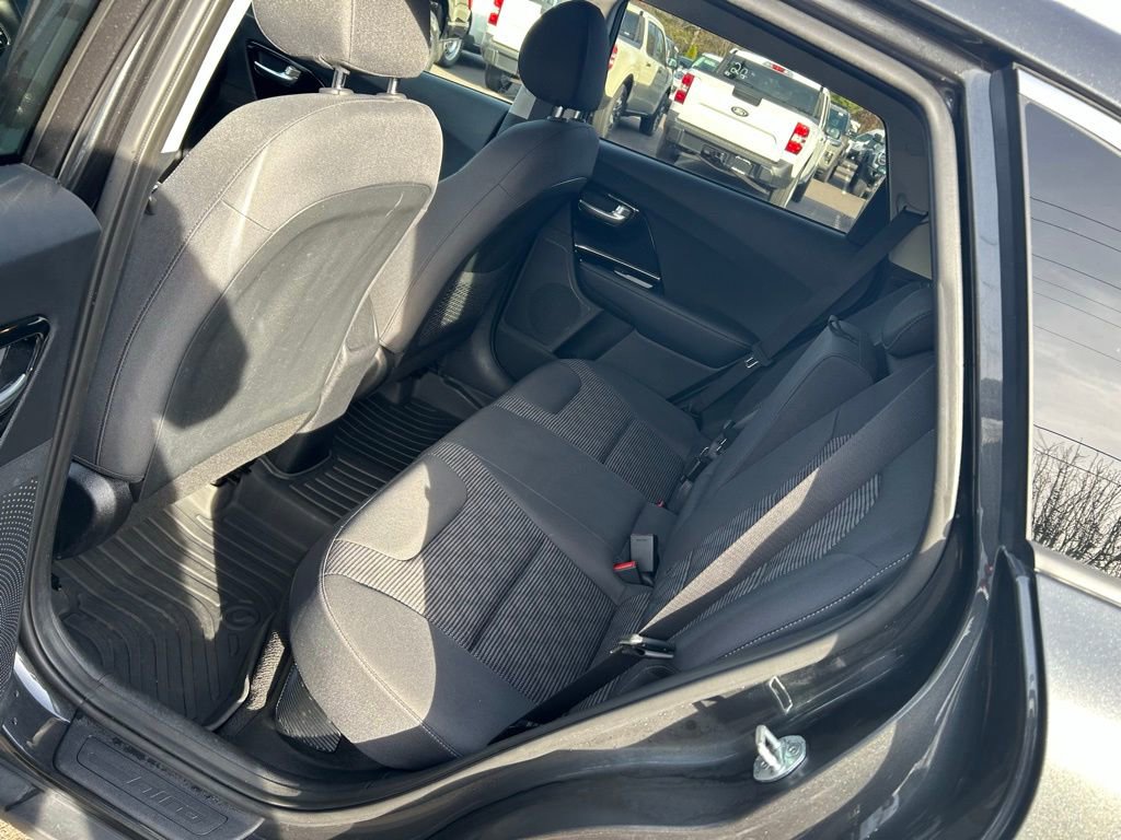 Used 2022 Kia Niro LXS image 17
