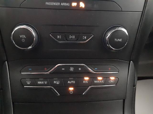 Certified 2020 Ford Edge SE FWD image 5