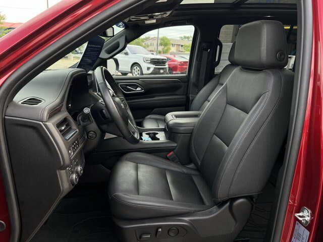 Used 2024 Chevrolet Suburban Z71 w/ Luxury Package AWD/4WD image 14