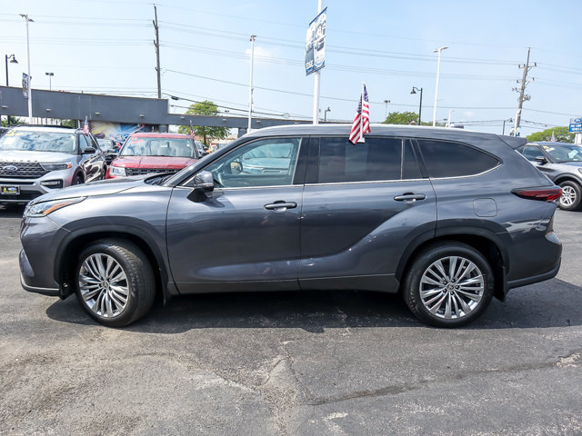 Used 2024 Toyota Highlander Platinum AWD/4WD image 5