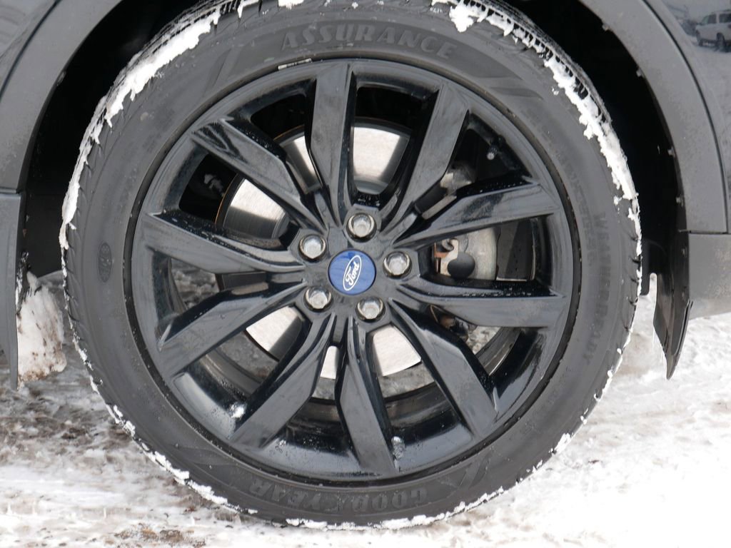 Certified 2017 Ford Escape SE w/ SE Sport Appearance Package image 7