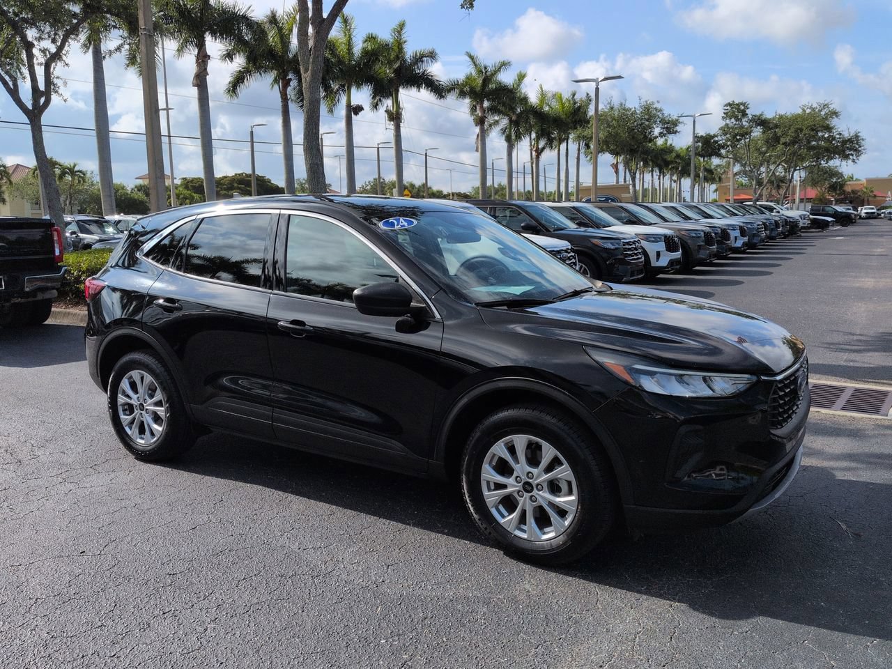 Certified 2024 Ford Escape Active AWD/4WD image 2
