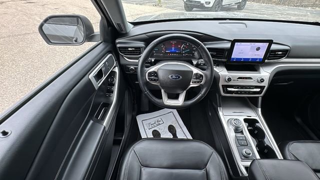 Certified 2022 Ford Explorer XLT w/ Equipment Group 202A image 15