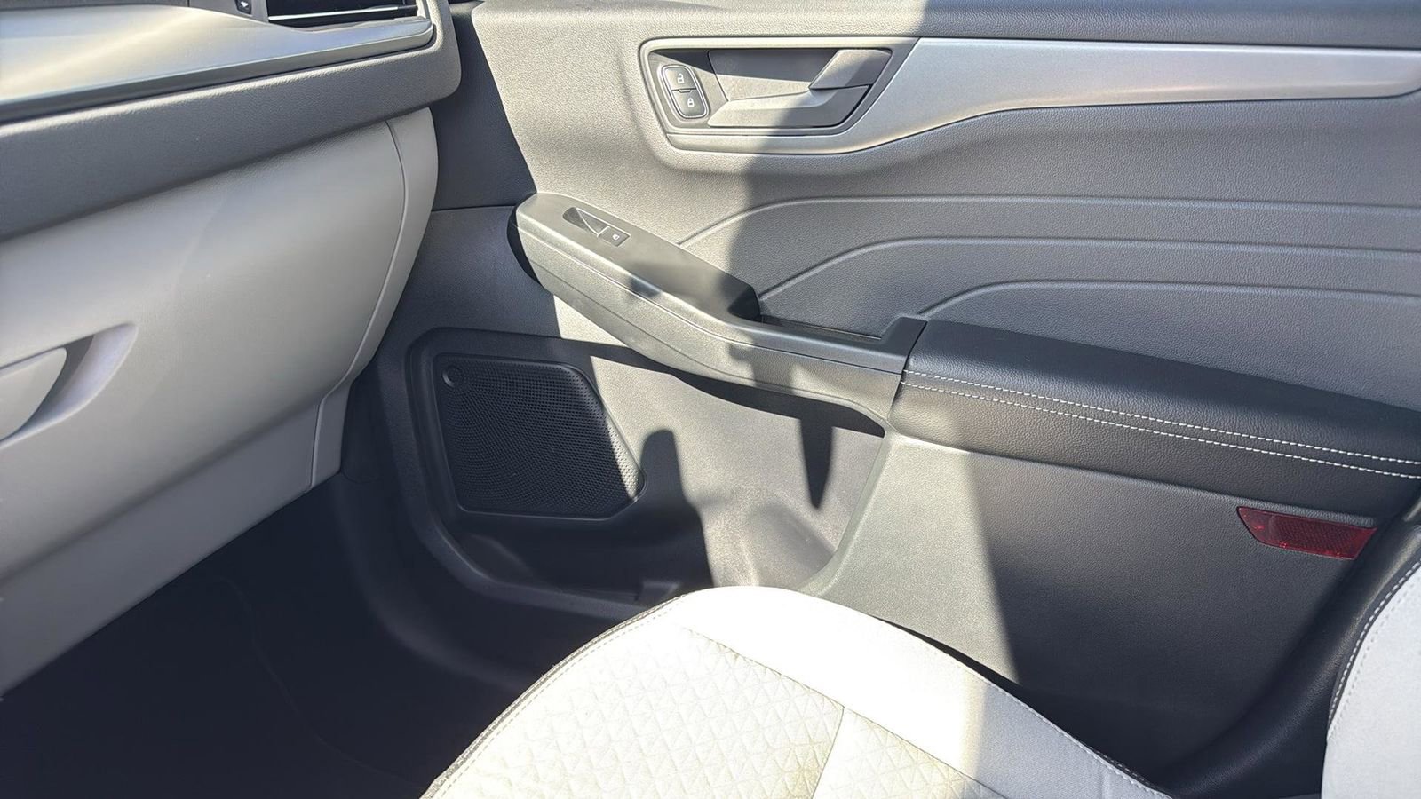 Certified 2025 Ford Escape Active w/ Tech Pack #1 image 24