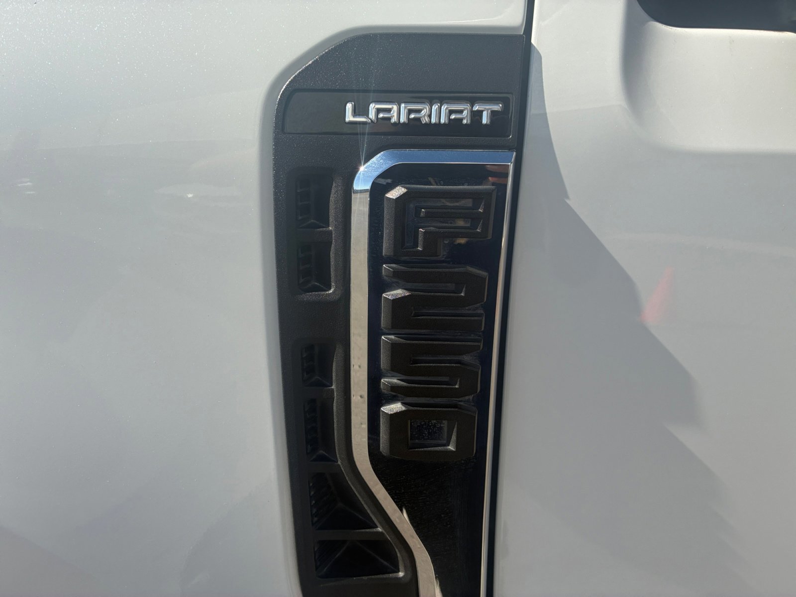 Certified 2023 Ford F250 Lariat w/ Tremor Off-Road Package image 34