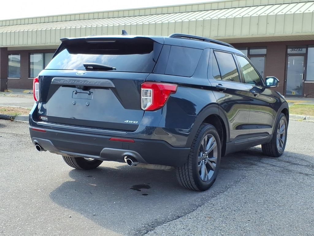 Certified 2023 Ford Explorer XLT w/ Equipment Group 202A AWD/4WD image 5