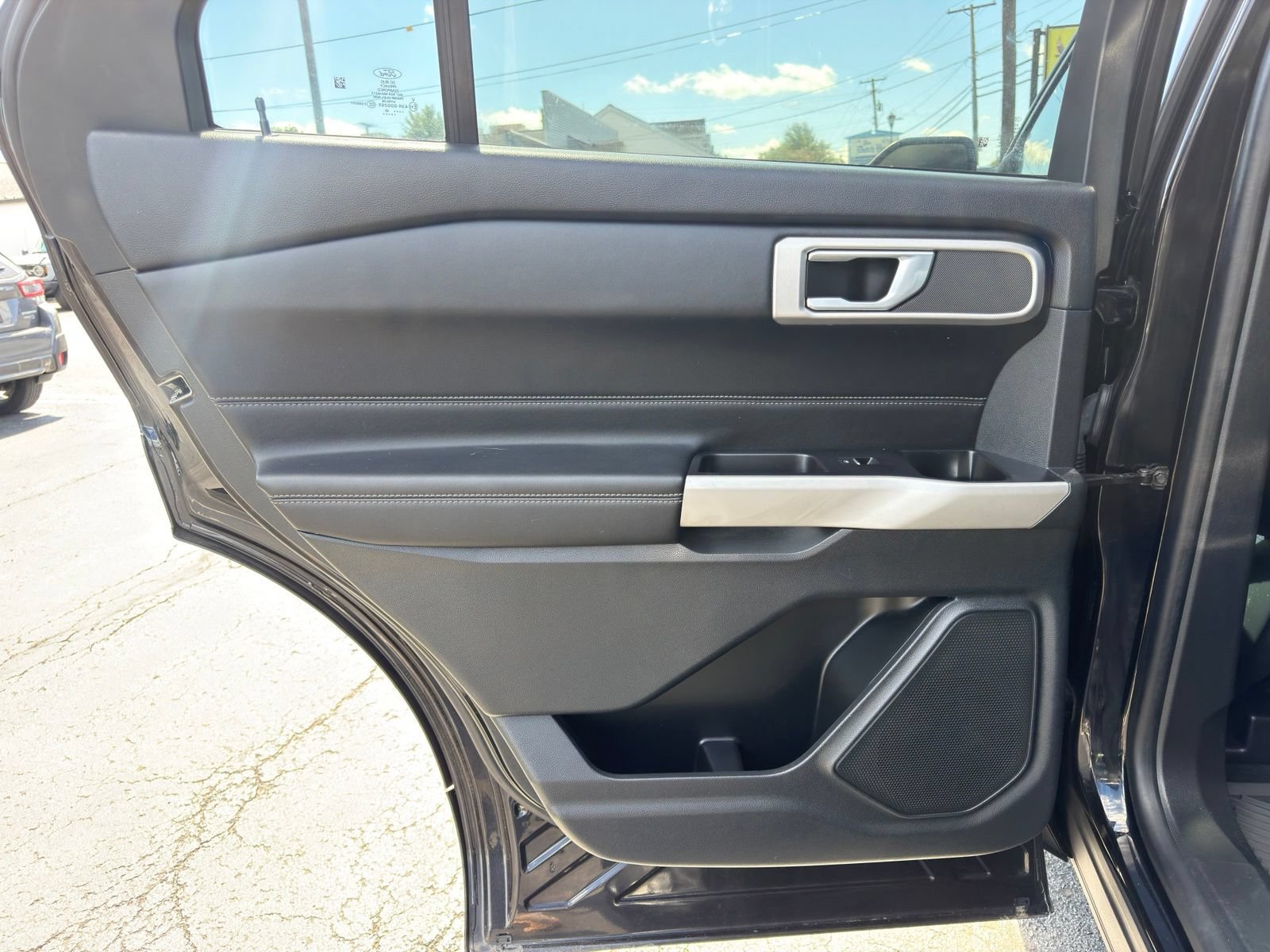Certified 2022 Ford Explorer XLT w/ Equipment Group 202A AWD/4WD image 25