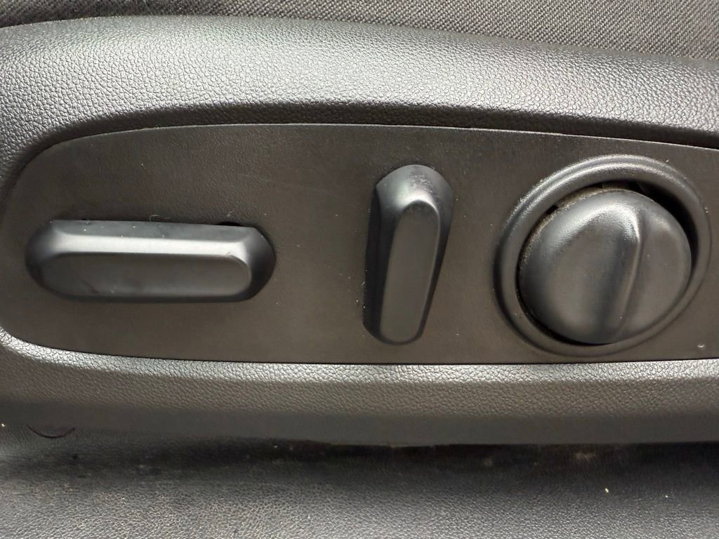 Used 2020 Chevrolet Equinox LT image 19