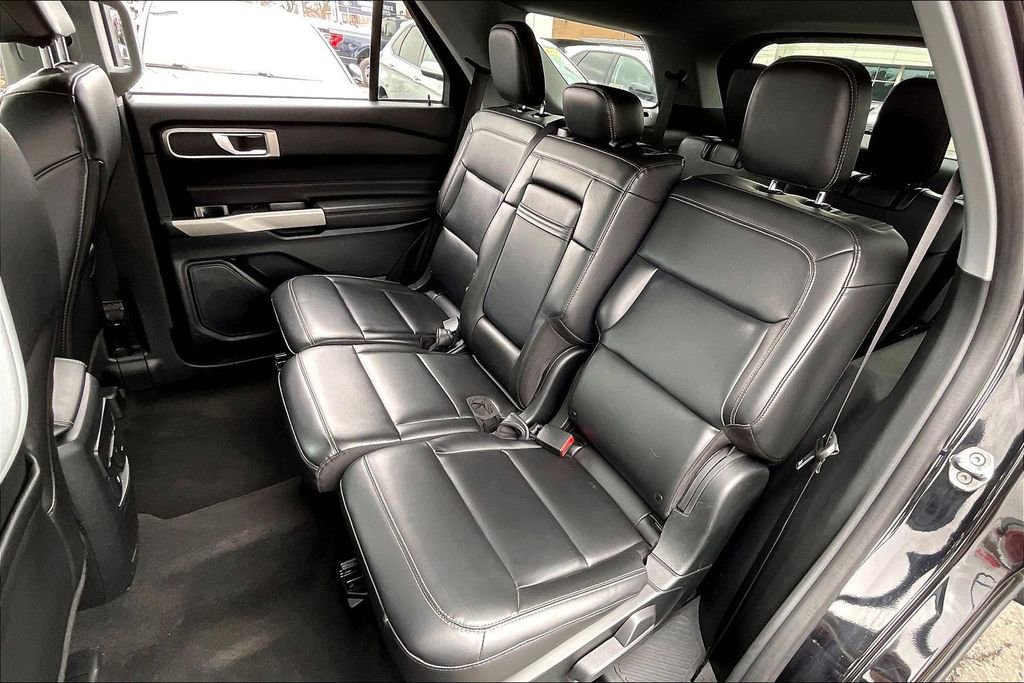 Certified 2024 Ford Explorer XLT w/ Equipment Group 202A image 23