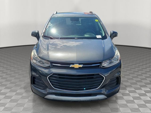 Used 2017 Chevrolet Trax LT w/ LT Convenience Package FWD image 2