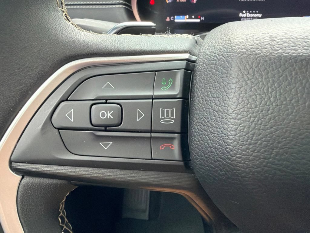 Used 2023 Jeep Grand Cherokee L Laredo RWD image 27