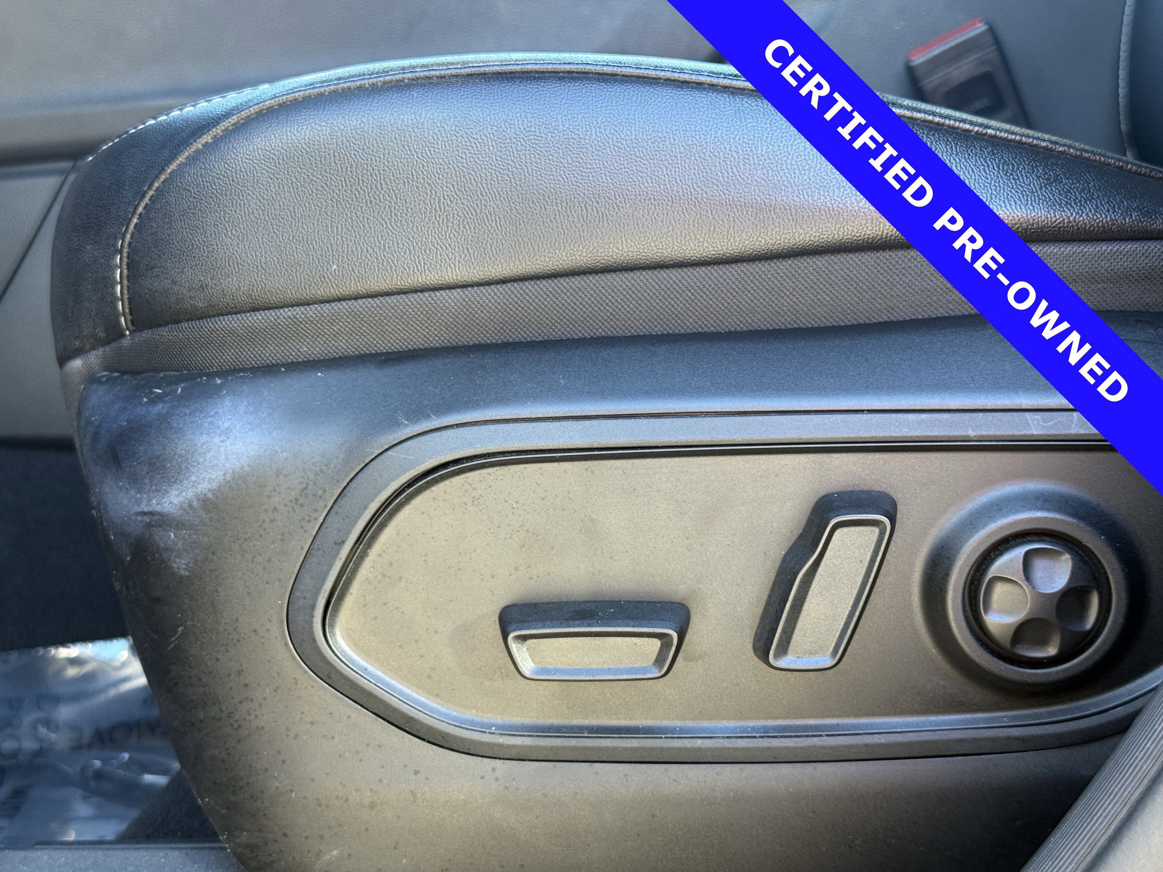 Used 2023 Jeep Grand Cherokee L Laredo image 25
