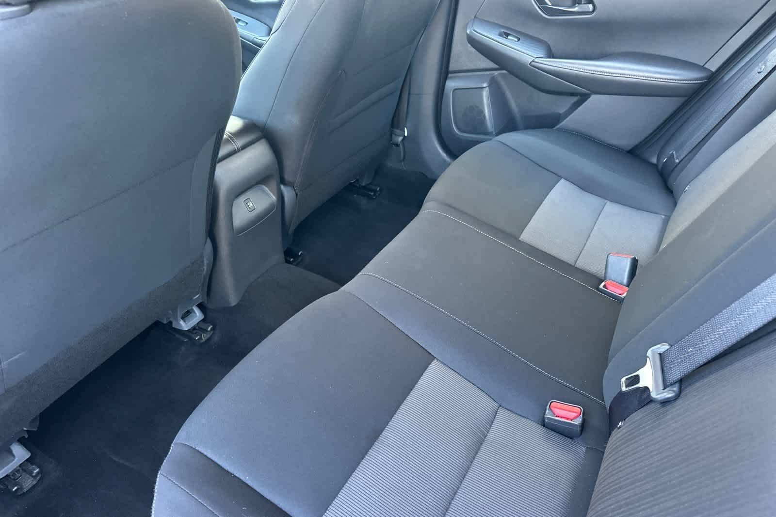 Used 2025 Nissan Sentra SV FWD image 4