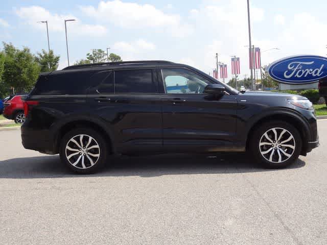 Certified 2025 Ford Explorer ST-Line AWD/4WD image 4