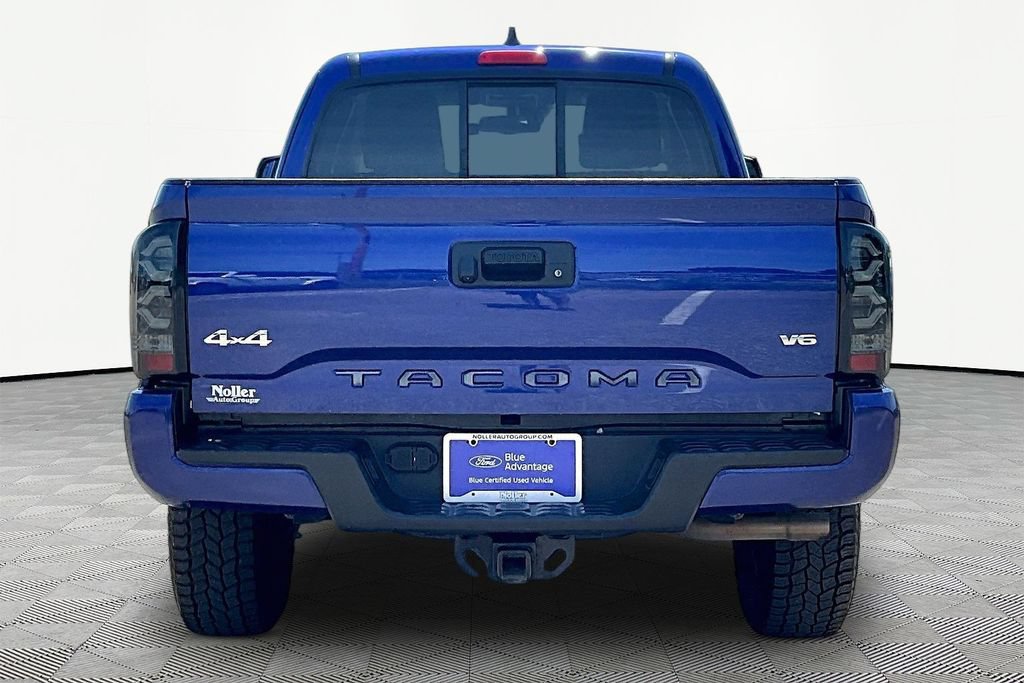 Used 2022 Toyota Tacoma SR5 AWD/4WD image 4