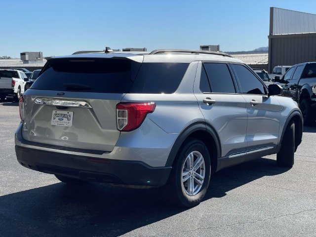 Certified 2023 Ford Explorer XLT RWD image 3
